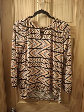 Women's Geometric Print Long Sleeve Top - Multicolor